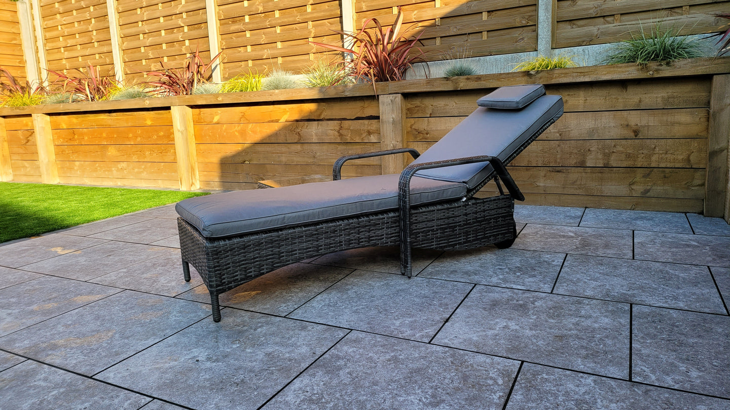 Signature Weave - Outdoor Furniture - Savannah Single Sunlounger With Drinks Table In Flat Grey Weave